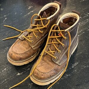 Boys thorogood boots size 6 youth.